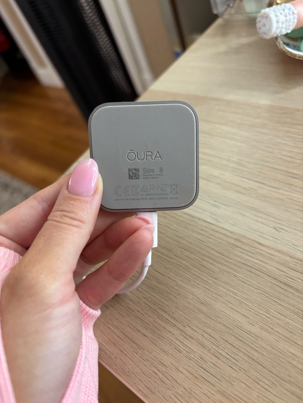 Gold Oura Ring - Picture 3 of 5